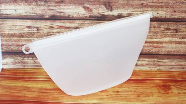 【ダイソー】スタッシャー風！？と話題！自立＆レンチン可能で使い勝手◎な保存袋の活用アイデア