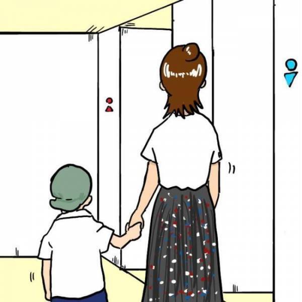 ママと一緒に出先のトイレへ。そこで取った息子の行動に成長を感じて…
