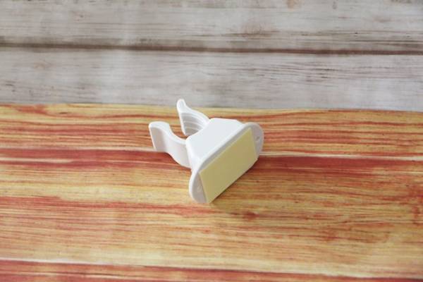 【ダイソー】「考えた人、神だわ…！」つっぱり棒×フックでできる収納アイデアまとめ