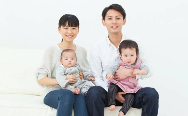 巷でよく聞く「下の子は育てやすい」は本当！？13カ月差の年子姉妹を育てる私の体験談