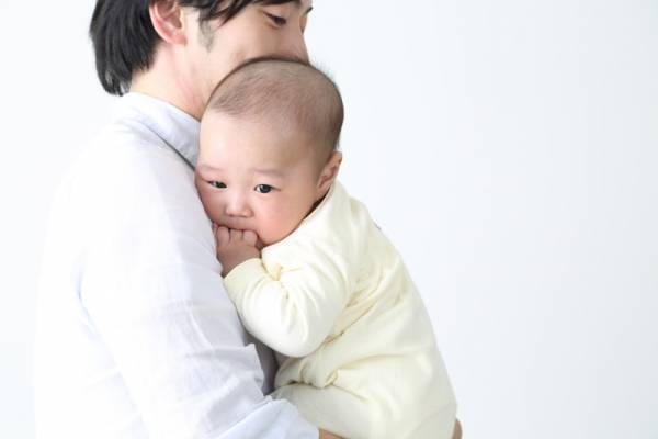 「もう二度と帰らないかも」産後すぐ妻が脳腫瘍に！新生児と3歳児の育児は想像を絶した…そんな夫の気付きとは？