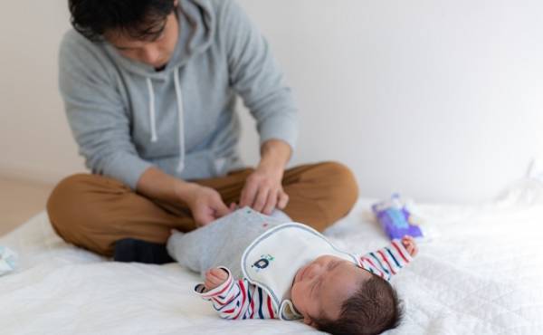 いよいよ4月から男性の育児休暇が変わる！？パパの産休もできるって本当？改正後のポイントは