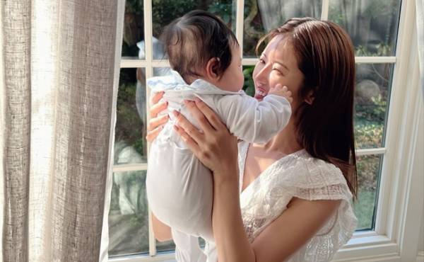 舟山久美子さん、赤ちゃんの入浴は朝！そのワケとは？1日の育児ルーティンに密着！ #芸能人ママのルーティン