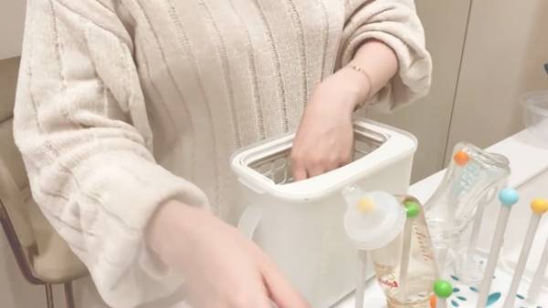 舟山久美子さん、赤ちゃんの入浴は朝！そのワケとは？1日の育児ルーティンに密着！ #芸能人ママのルーティン