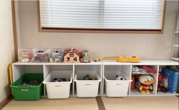 【ダイソー】収納力と掃除のラクさが格段に上がる！！  貼るだけでQOLアップの収納お供グッズ！