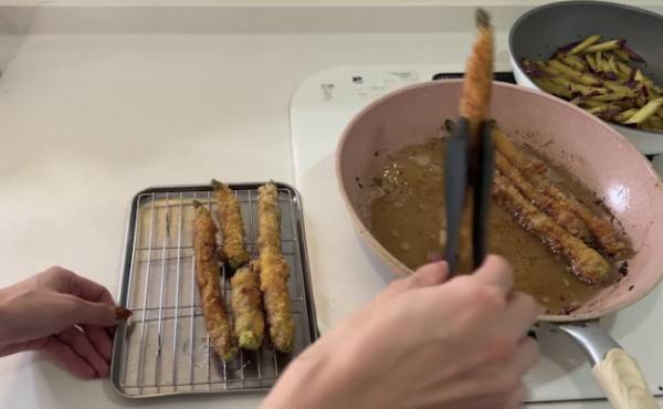 わずか1カ月ですでに162万回再生！早朝から9人分のお弁当を作るママがヤバすぎると話題に！