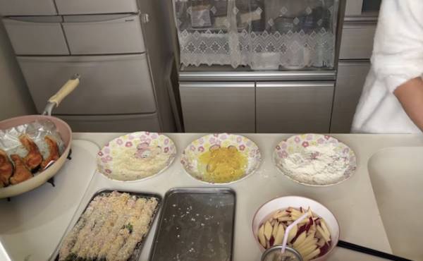 わずか1カ月ですでに162万回再生！早朝から9人分のお弁当を作るママがヤバすぎると話題に！