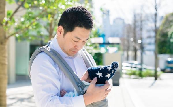 「産後パパ育休」の新設。男性は育児休暇が取りやすくなるの？企業側の課題とこれからのパパたち【専門家が解説】