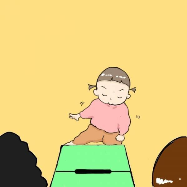 「かわいすぎる…！」パパとママ、サービス精神旺盛な次女にメロメロ♡