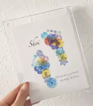 【100均】SNSで話題！可愛いだけでなく簡単に作れる「お花手形アート」とは！？