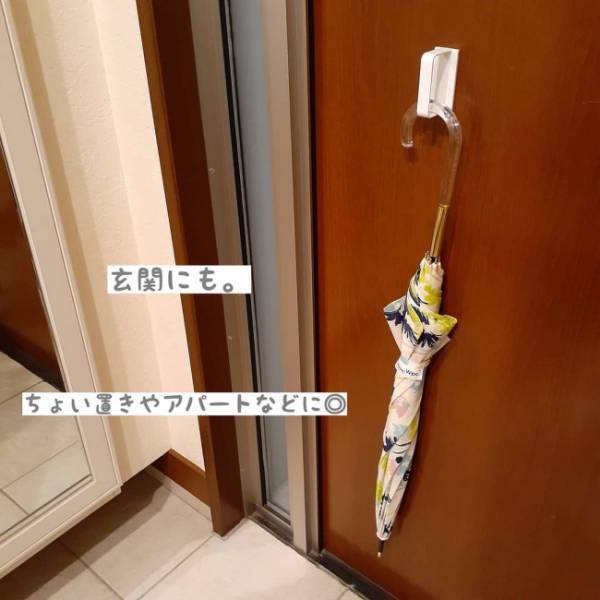 【100均】意外な使い方ができると話題！見つけたら即買い必至の「D型フック」活用アイデア集