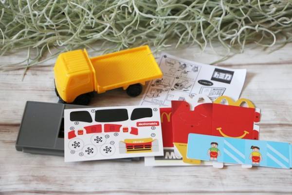 【マクドナルド】驚きのクオリティ！ハッピーセットの新作トミカが話題！知っ得ドリンク注文裏技3つも！