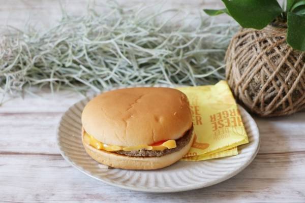 【マクドナルド】ハッピーセットで大人気トミカ第3弾がスタート！実は値上げしていた商品とは？