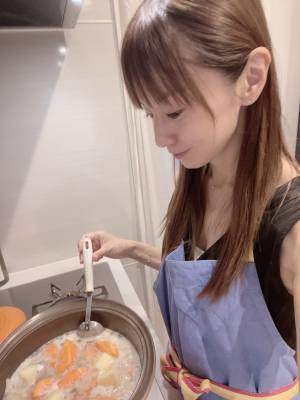 第3子を妊娠中！2児ママ・鈴木亜美の日常「朝家事をして夜は子どもとの時間を楽しんでいます」