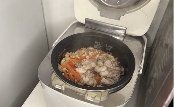 107万回再生！子どもが9人もいるママの大家族ご飯がすごい！鶏肉2キロで作った驚きの品数は？