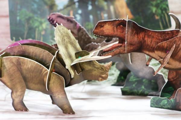 【マクドナルド】迫力満点！ハッピーセット人気おもちゃ6種が集合！無料のバーガーカスタマイズって？