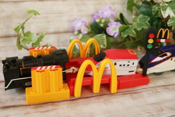 【マクドナルド】急いで！ハッピーセット「プラレール」もうすぐ終了！無料でもらえるお得な情報も♪
