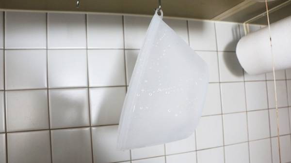 【ダイソー】スタッシャー風！？と話題！自立＆レンチン可能で使い勝手◎な保存袋の活用アイデア