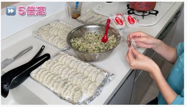 372万回再生！9人目妊娠報告＆210個の餃子と春巻きの大家族晩ごはんがスゴイ！【仲良し大家族】