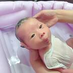 「今しか見られない貴重な表情！」気持ち良さげな顔がたまらん♡ 沐浴中の赤ちゃんの激かわ写真！