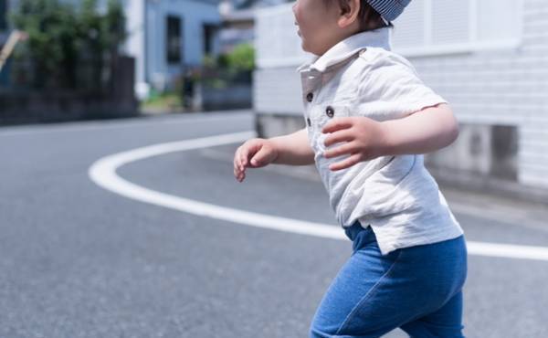 「はずしてあげたら？」公園で子ども用ハーネスについて批判された…そこに心強い救世主が現れて！？