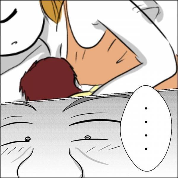 胸を出したまま寝てしまった…義夫がニヤつきながらスマホを取り出して…！？