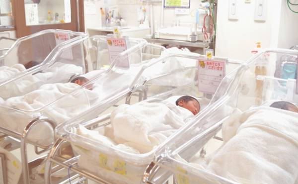 同じ日に10人出産！？「中秋の名月」に満員の陣痛室。不思議な力を感じた忘れられない出産【体験談】