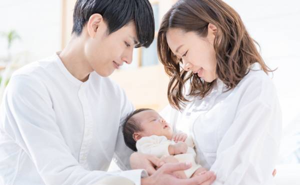 【厚労省速報】出生数は84万人と過去最少に。コロナ禍が影響！？出産の現場では様々な対応も！