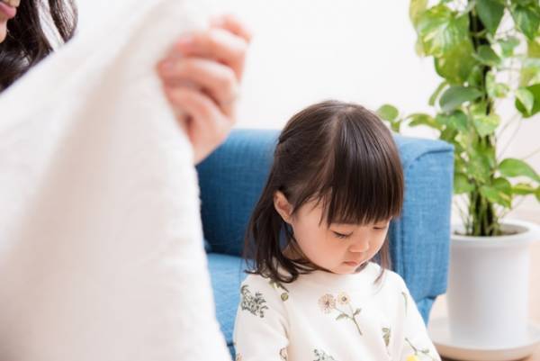 「ごめんね…」どんどん暗くなる娘の表情。夫婦ともに仕事を優先した結果、子どもの発達にも影響が！？