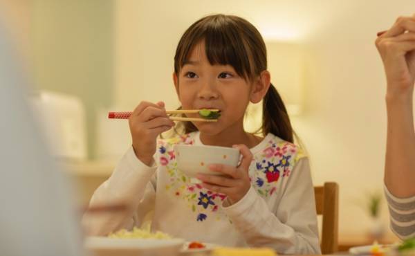 「食べなさい！」好き嫌いに厳しい夫。追い詰められた長女の行動が衝撃的で、ショックを受けた私は！？