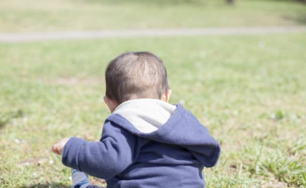 秋によく着せる「パーカー」に要注意！保育士も経験した、子どもとの外遊びでのヒヤリ事件とは！？