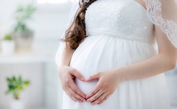 玉巻映美さん、田中理恵さんが！2022年12月に妊娠を発表した芸能人・有名人一覧