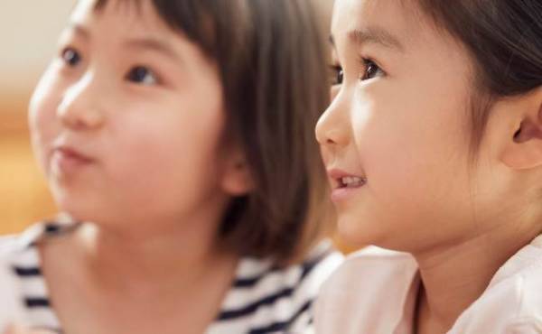 「次女ちゃん、じょうず…」妹の存在に自信をなくした3歳の長女。自信を取り戻すための声かけとは？