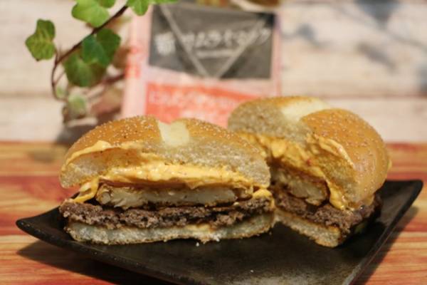 【マクドナルド】期間限定の新作が「ボリューム凄すぎ」と話題！無料でできるお得な裏技も♡