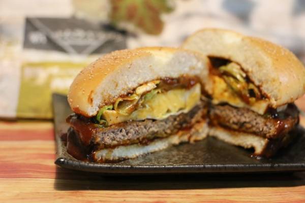 【マクドナルド】期間限定の新作が「ボリューム凄すぎ」と話題！無料でできるお得な裏技も♡