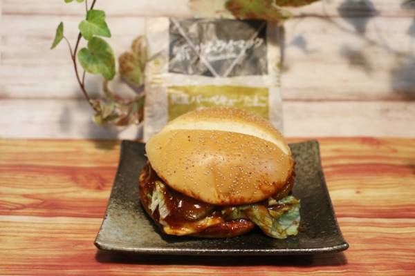 【マクドナルド】期間限定の新作が「ボリューム凄すぎ」と話題！無料でできるお得な裏技も♡