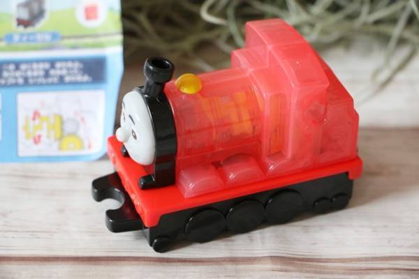 【マクドナルド】ハッピーセットの新作おもちゃがスゴイと話題！無料でできるお得なバーガー裏技も♡