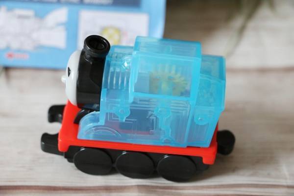 【マクドナルド】ハッピーセットの新作おもちゃがスゴイと話題！無料でできるお得なバーガー裏技も♡