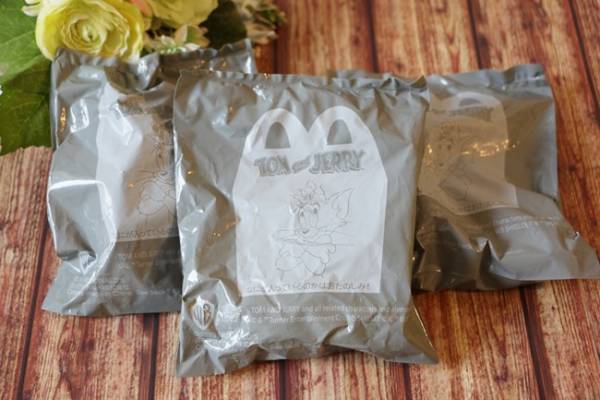 【マクドナルド】話題のハッピーセットおもちゃ「コンプ狙い」の大人買い続出！無料オーダー裏技も♪