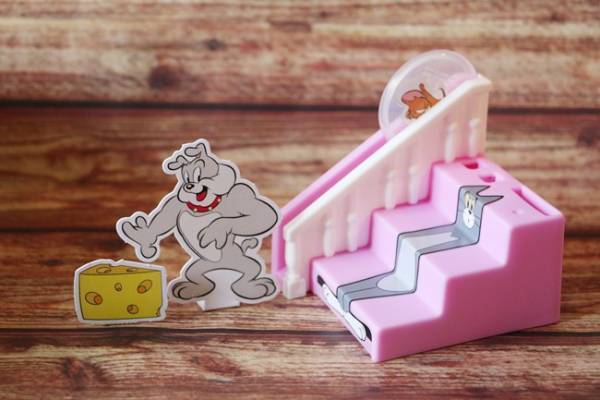 【マクドナルド】話題のハッピーセットおもちゃ「コンプ狙い」の大人買い続出！無料オーダー裏技も♪