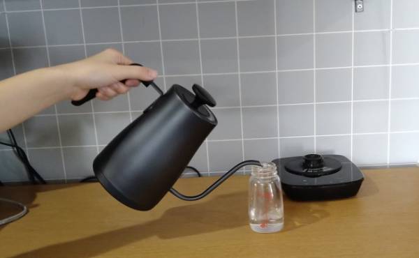 赤ちゃんが生まれて「多機能な電気ケトル」に買い替えた結果…ミルク育児の時短や家事にも大活躍！