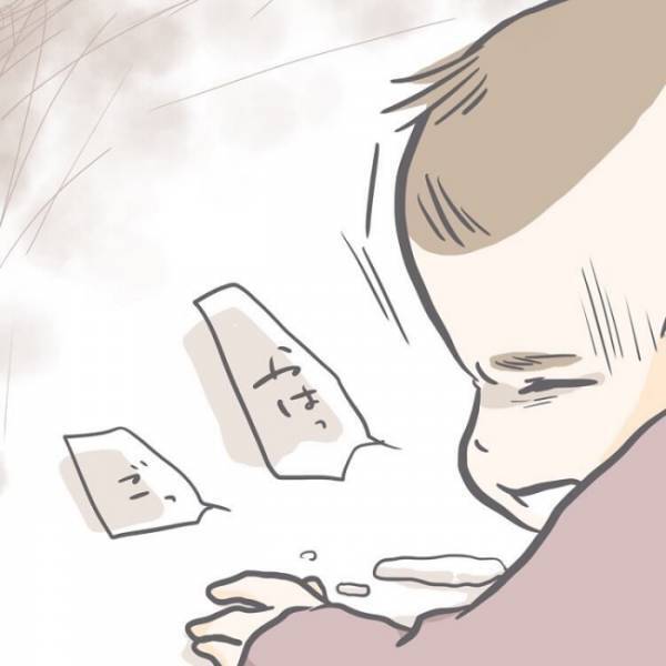 「ばん、ばんっ、ばん」鳴り響く背中を叩く音。突然の事態にパニックになった母親＜恐怖の誤飲事故＞