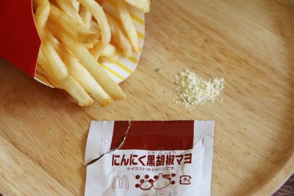 【マクドナルド】期間限定春の新作が超おいしいと話題！映えドリンクや無料でできる裏技も♡