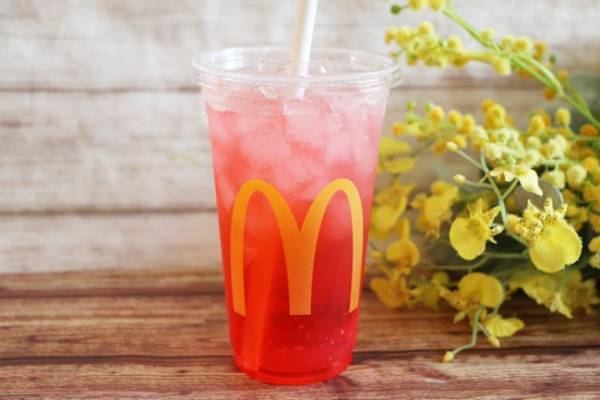 【マクドナルド】期間限定春の新作が超おいしいと話題！映えドリンクや無料でできる裏技も♡