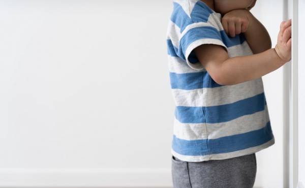 「ごめんね。ママたち勘違いしてた…」3人目が生まれ、2歳次男が「もういや！」と泣きだしたワケは？