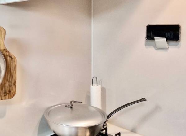 【100均】マネしたくなる！「マグネットクリップ」が浮かせる収納に大活躍！活用アイデアまとめ