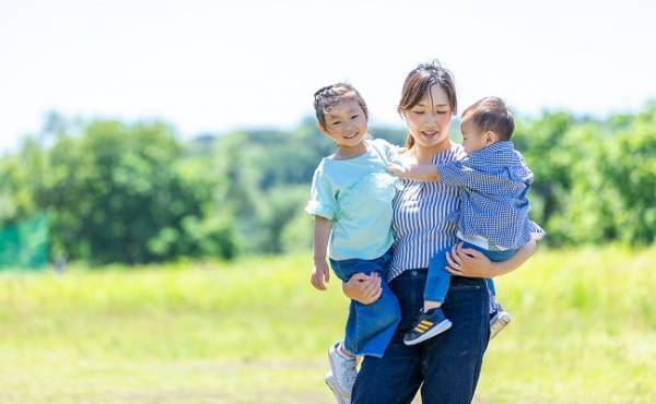 「夫の機嫌を伺わなくていい」離婚に後悔はないシングルマザーの私。それでも寂しいと感じる瞬間は