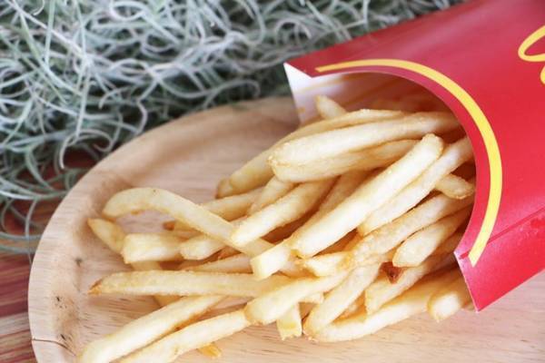 【マクドナルド】大ヒット商品が期間限定で復活！新作「平成バーガー」食べ比べ！無料でできる裏技も♡