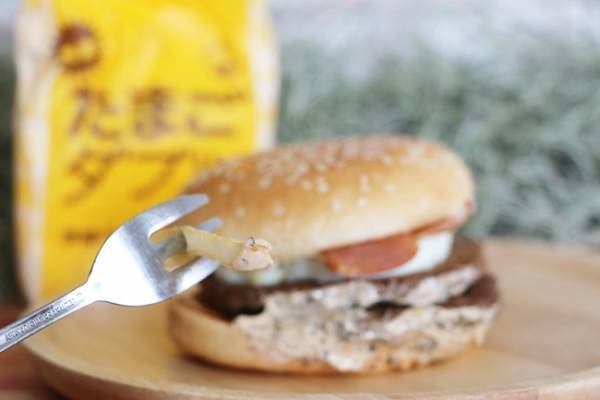 【マクドナルド】大ヒット商品が期間限定で復活！新作「平成バーガー」食べ比べ！無料でできる裏技も♡