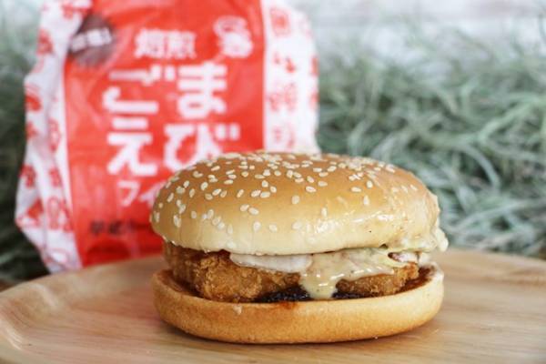 【マクドナルド】大ヒット商品が期間限定で復活！新作「平成バーガー」食べ比べ！無料でできる裏技も♡